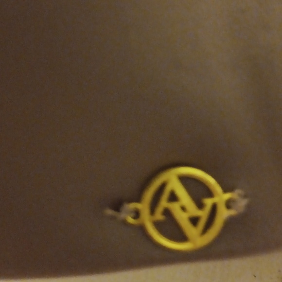 NWOT (2) Adrienne Vittadini Studio Bras SZ 36B 1 Black 1 Rose Gold - Picture 8 of 9